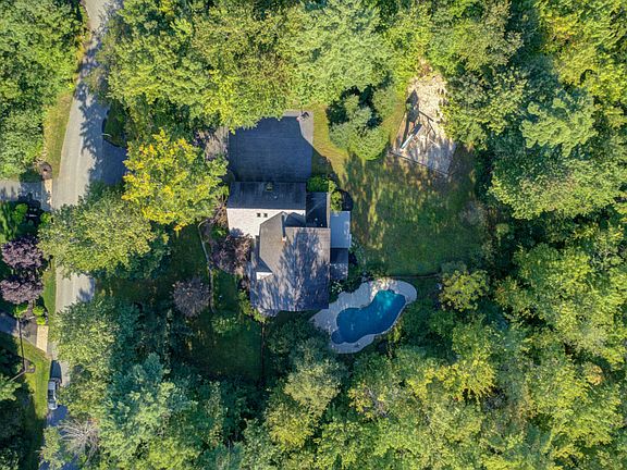 2nd image of 29 Brookside Dr