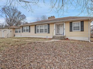 11706 Larimore Rd, Saint Louis, MO 63138
