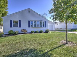 19 Ridge Dr, Decatur, IL 62521