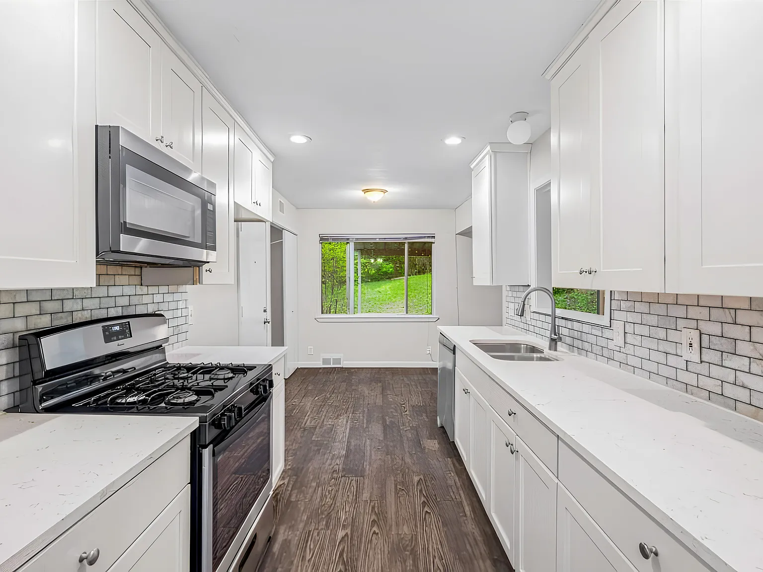 4 bed, 2.0 bath, 1875 sqft, $905 — Photo 4