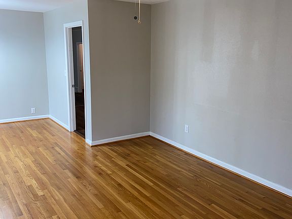4th image of 3105 32nd St