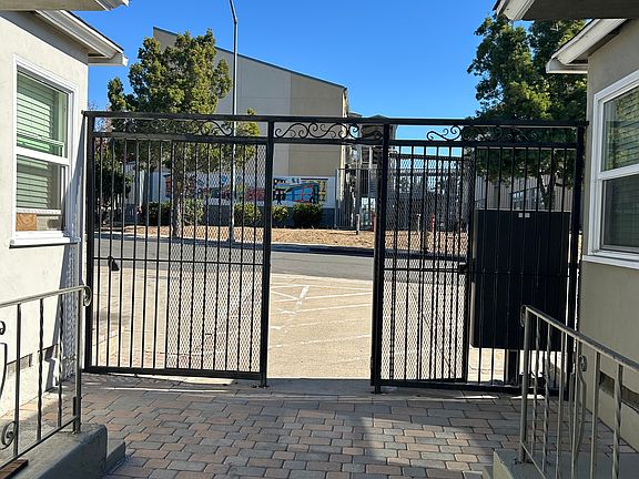 2nd image of 4144 Estrella Ave #4144