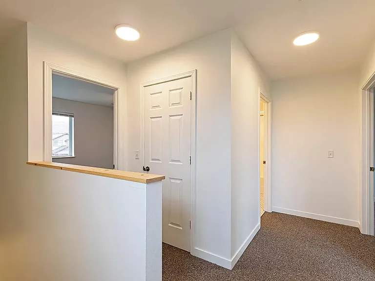 909 Defoe St #A — Photo 13