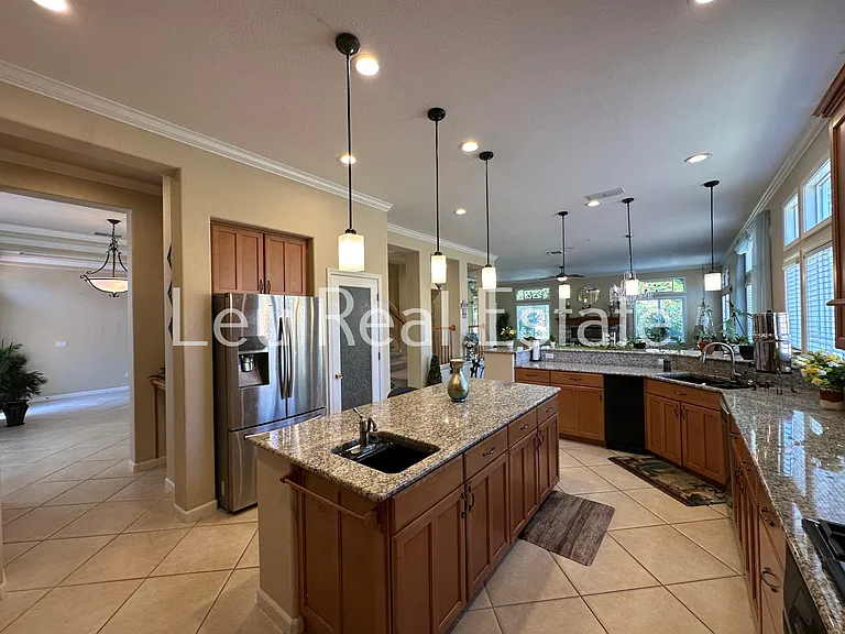 131 Gage Ct — Photo 4