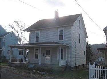 1st image of 610 Broadway St