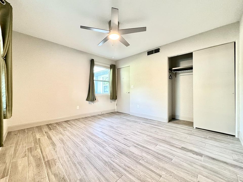 1st image of 32651 Lakeshore Dr
