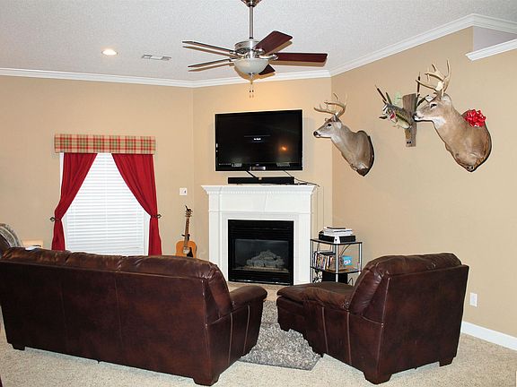 4th image of 104 Tuscany Cir