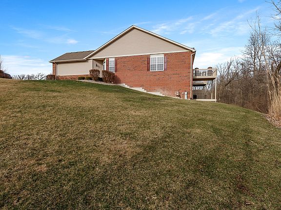 3rd image of 9800 Oakwood Ct