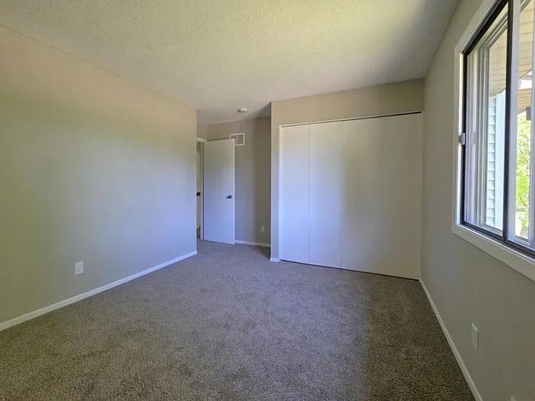 4710 Lenore Ln — Photo 8