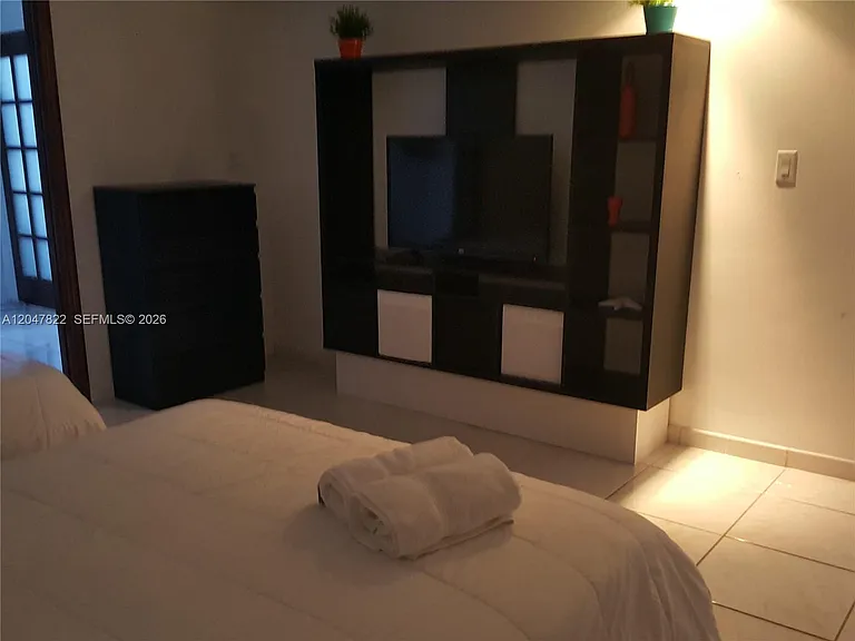 5401 Collins Ave #311 — Photo 9