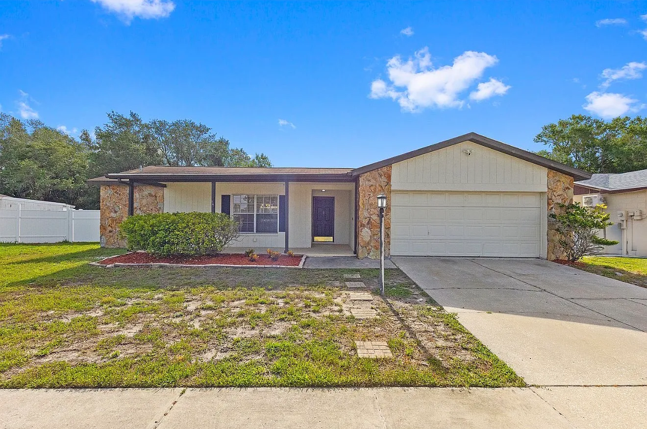3 bed, 1486 sqft, $2,995 — Photo 1