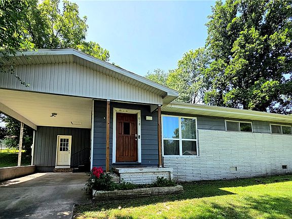 2nd image of 618 Beverly Dr