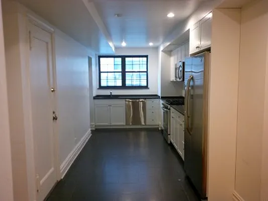 Rented by Classic Marketing- 530 Park1 | media 5