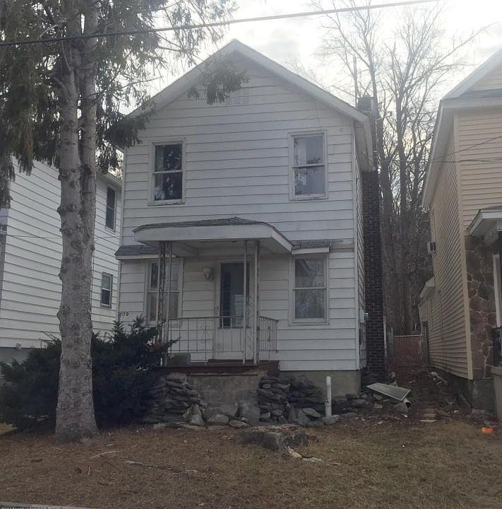 1st image of 609 4th Ave