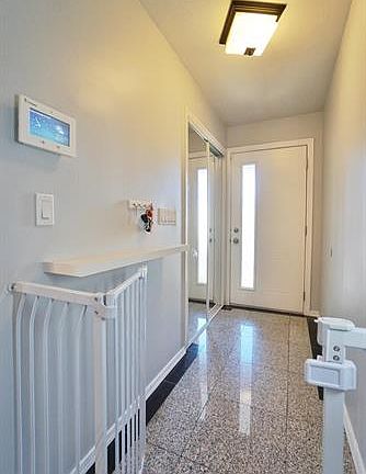 4th image of 233 Mallory Ave