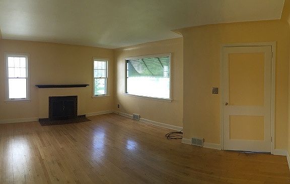 2nd image of 1518 E 5th St