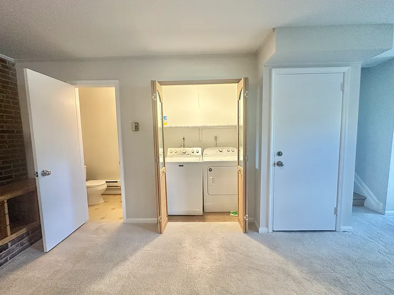 703 Kentland Dr — Photo 19