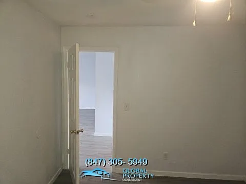 Lakefront Apartments — Photo 68