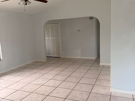 2nd image of 1133 SE Mendoza Ave