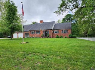 445 NW 35th St, Topeka, KS 66617