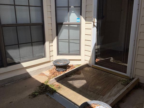 442 Dollins St