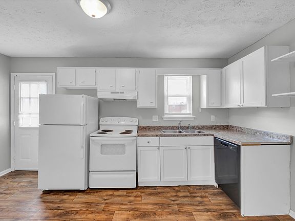 4th image of 3100 Orchard Manor Cir #476142735