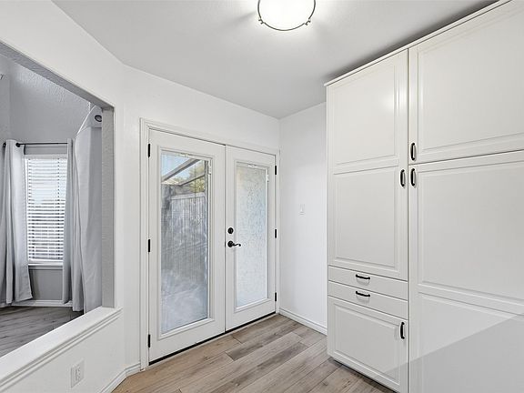 5th image of 821 Dublin Dr APT 211
