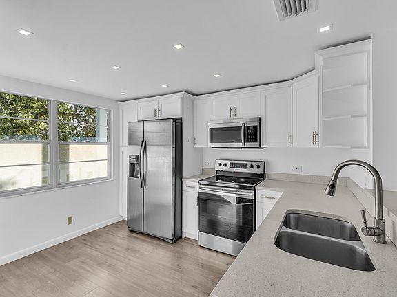 3rd image of 2505 Antigua Terrace #E3