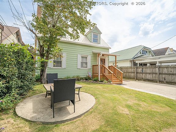 3rd image of 3326 W 5th Ave