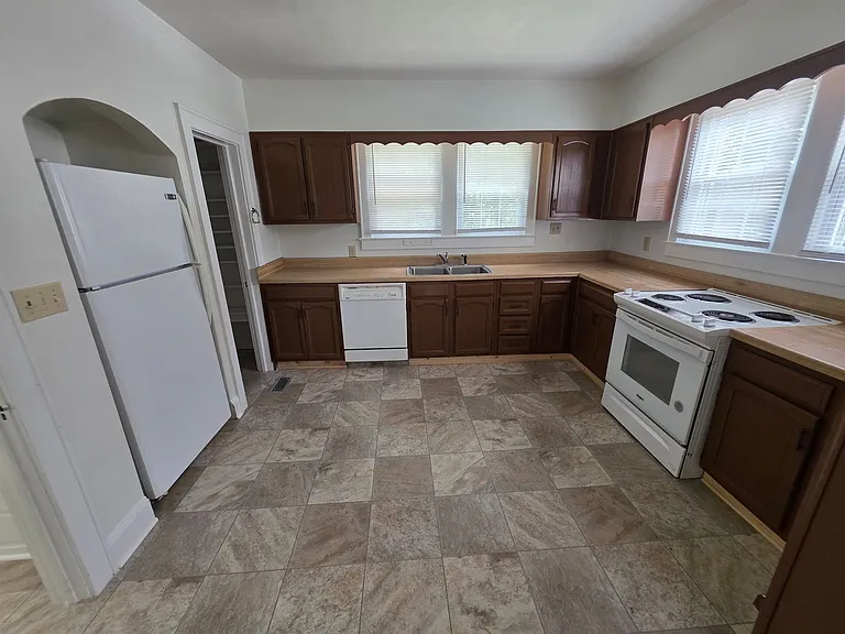 4016 Reich St — Photo 14