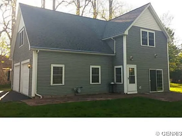 8389 Bay St, Sodus Point, NY 14555