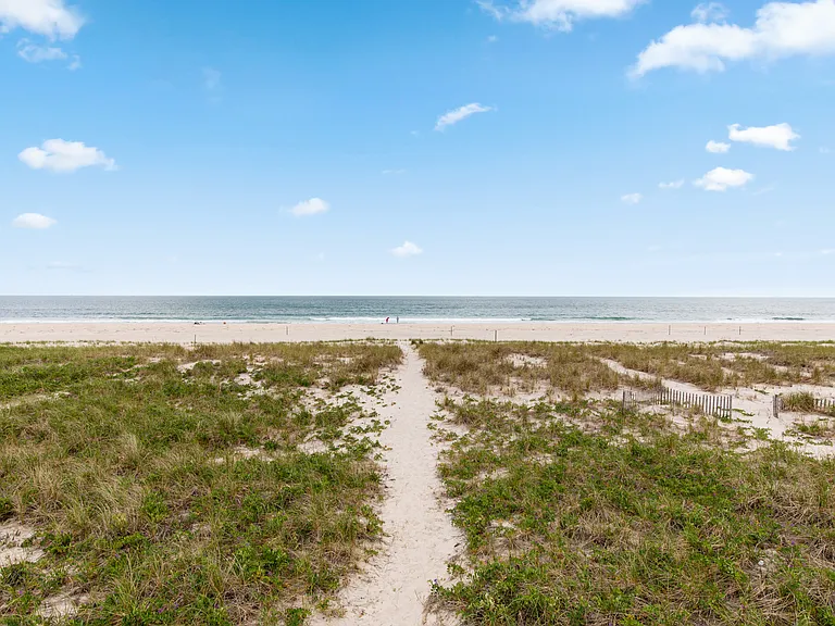 863 Dune Rd — Photo 48