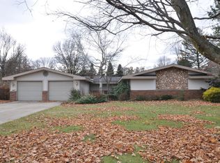 52072 Johnson Rd, Three Rivers, MI 49093