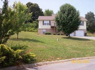 1554 Jasmine Trl, Sevierville, TN 37862