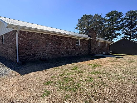 2nd image of 1540 Cedar Bend Rd N