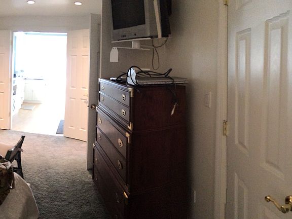 Panorama master bedroom into kitchen