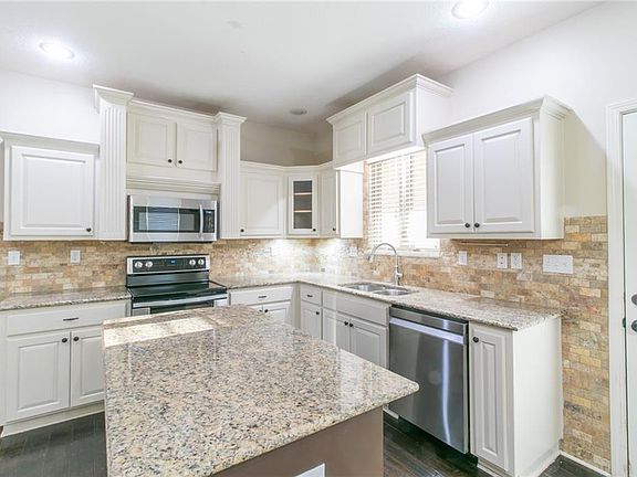 4th image of 1502 Lexington Ct