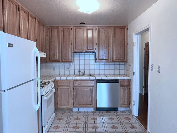 3rd image of 1231 18th Ave APT 2