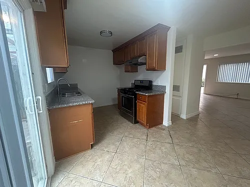 7822 Newman Ave Photo 1