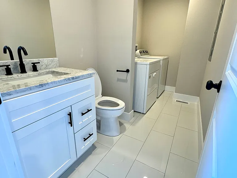 121 Norway Ave — Photo 17