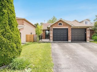 19 Seymour Cres, Barrie, ON L4N8N4