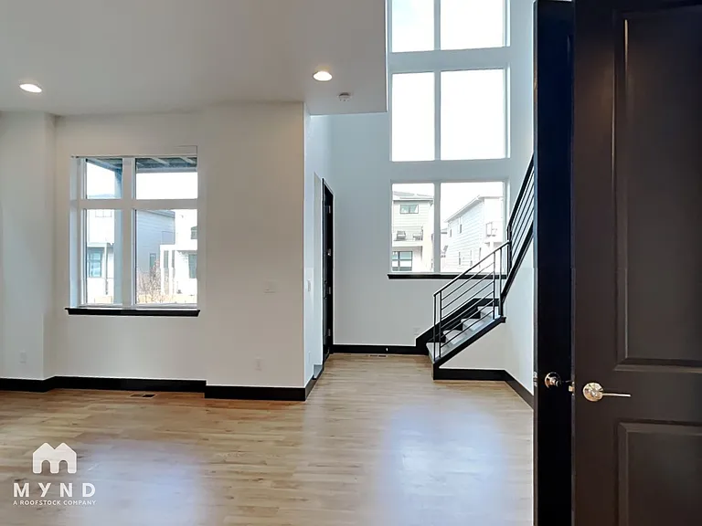 5894 Perth St — Photo 11