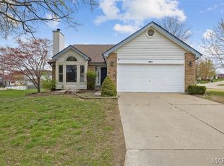 393 Misty Valley Dr, Saint Peters, MO