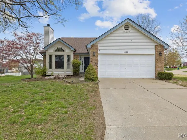 393 Misty Valley Dr, Saint Peters, MO 63376