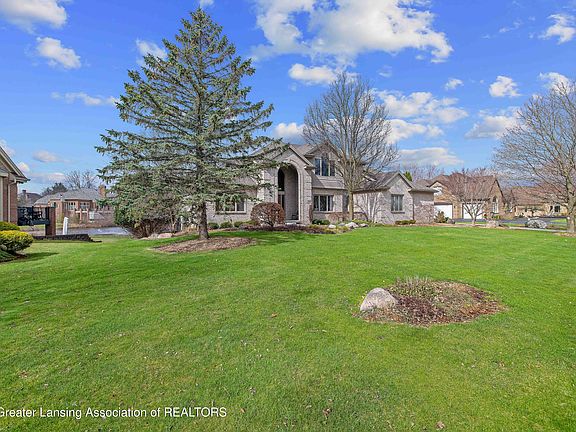 3rd image of 6291 Pine Hollow Dr