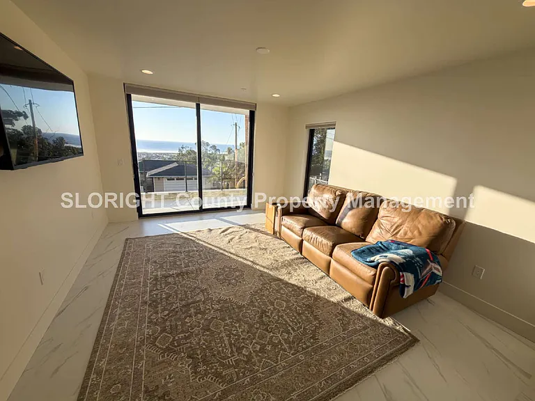 2670 Laurel Ave — Photo 28