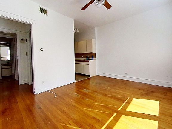 2nd image of 4653 N Malden St #3E