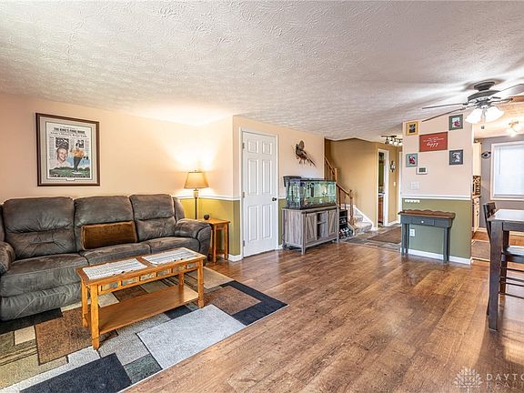 4th image of 304 Bainbridge Ct