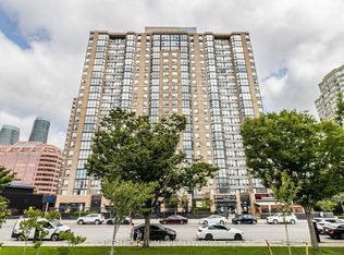 285 Enfield Pl #1208, Mississauga, ON L5B 3Y6