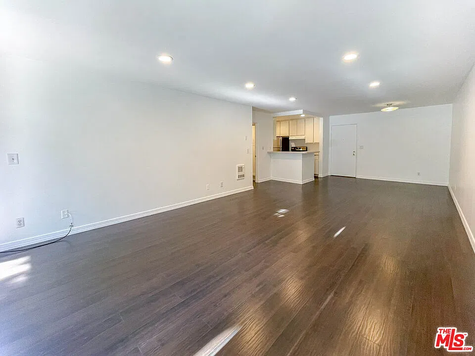 7777 W 91st St — Photo 2